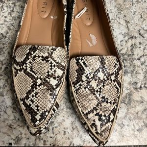 Faux Snakeskin Flats with pointed toe